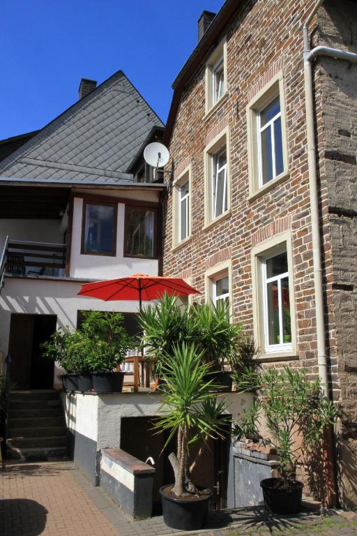 Ferienweingut Serwaziwein Mesenich Exteriör bild